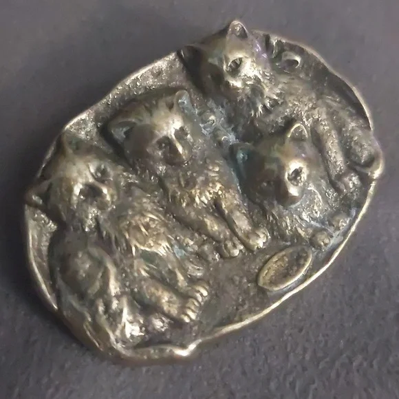 Vintage Silver/Pewter Toned Cats Lightweight Brooch Pin - Picture 9 of 16